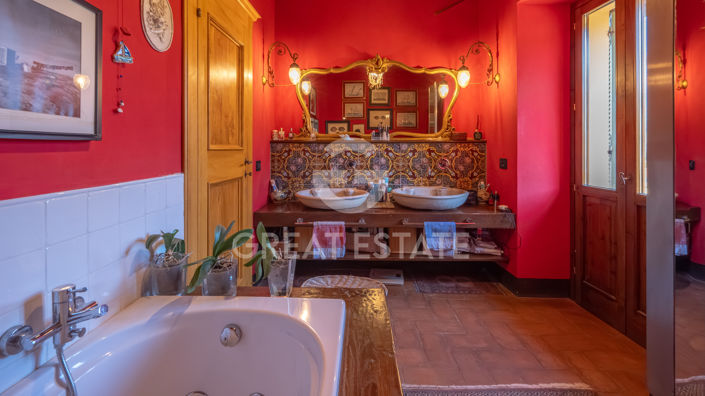 Image No.36-4 Bed Country House for sale