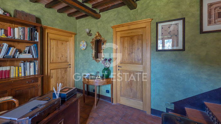 Image No.41-4 Bed Country House for sale