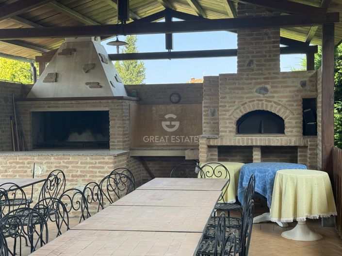 Image No.11-6 Bed Country House for sale