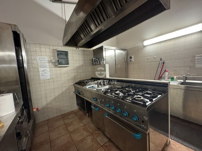 Image No.27-6 Bed Country House for sale