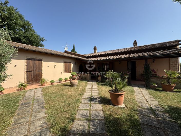 Image No.8-6 Bed Country House for sale