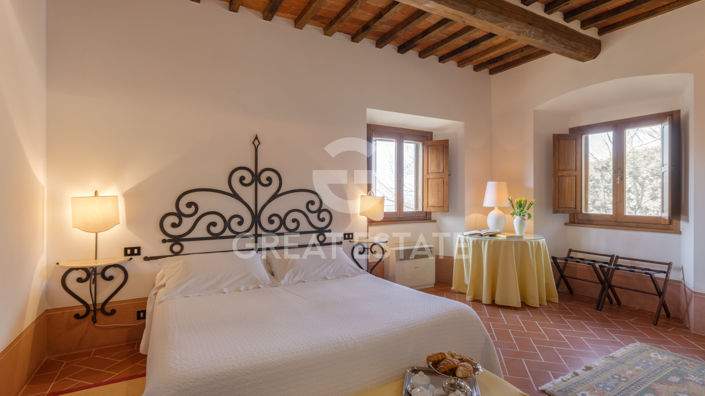 Image No.24-19 Bed Country House for sale