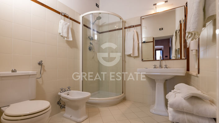 Image No.30-19 Bed Country House for sale