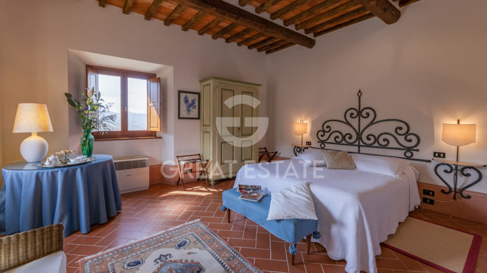 Image No.31-19 Bed Country House for sale