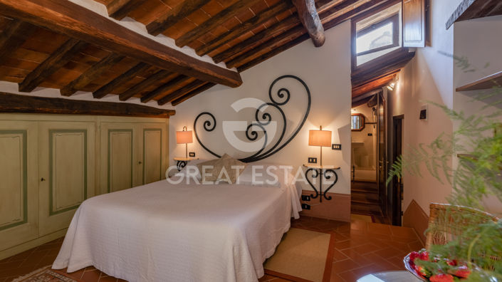 Image No.35-19 Bed Country House for sale