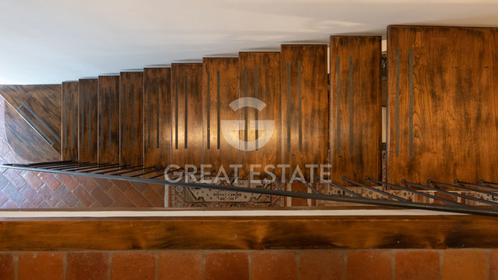 Image No.41-19 Bed Country House for sale