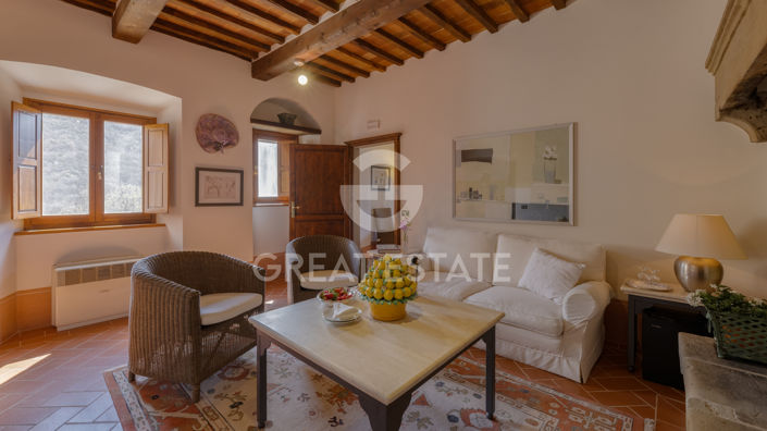 Image No.7-19 Bed Country House for sale