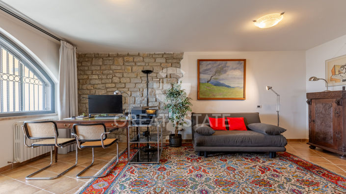 Image No.41-6 Bed Villa for sale