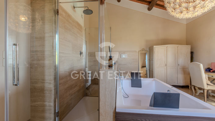 Image No.32-4 Bed Country House for sale