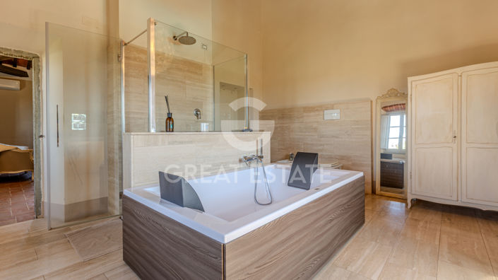 Image No.33-4 Bed Country House for sale