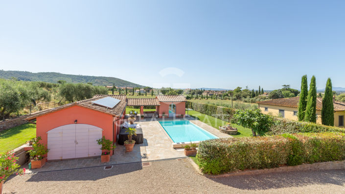 Image No.10-4 Bed Country House for sale