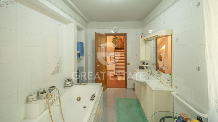 Image No.36-3 Bed Country House for sale