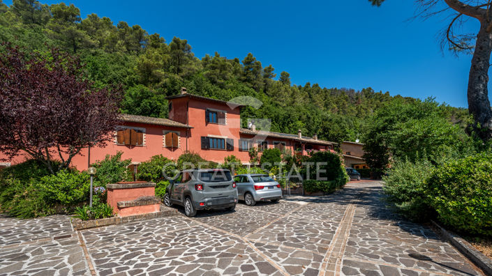 Image No.5-3 Bed Country House for sale