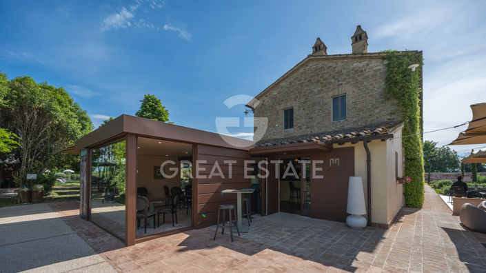 Image No.18-21 Bed Farmhouse for sale