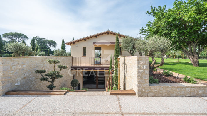 Image No.26-21 Bed Farmhouse for sale