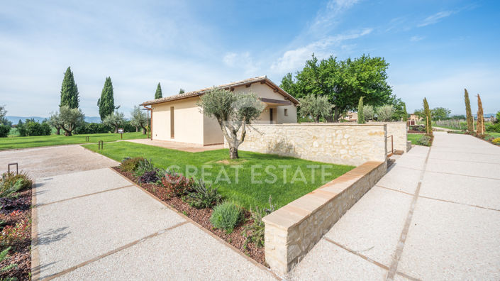 Image No.27-21 Bed Farmhouse for sale