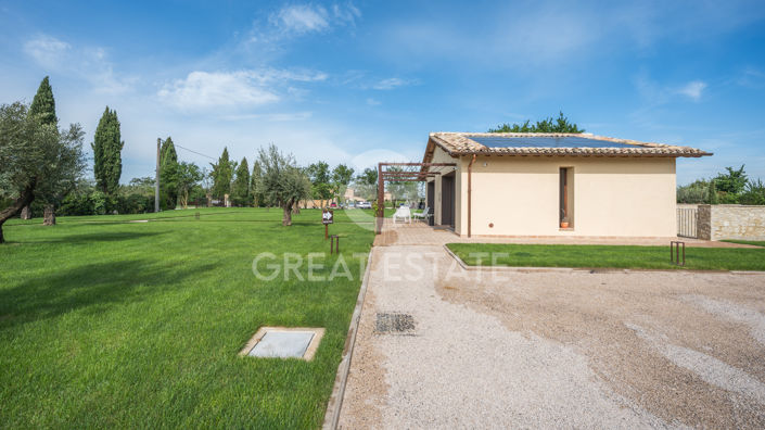 Image No.28-21 Bed Farmhouse for sale