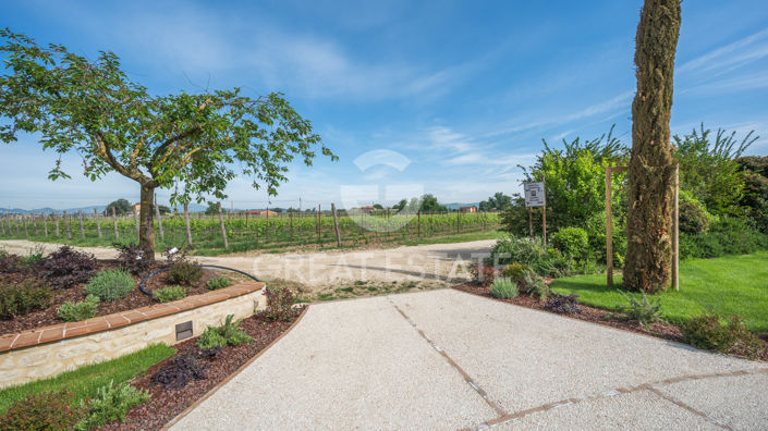 Image No.36-21 Bed Farmhouse for sale