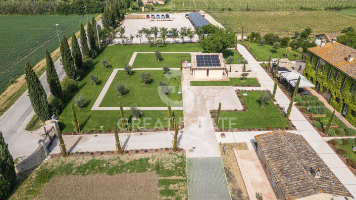 Image No.47-21 Bed Farmhouse for sale