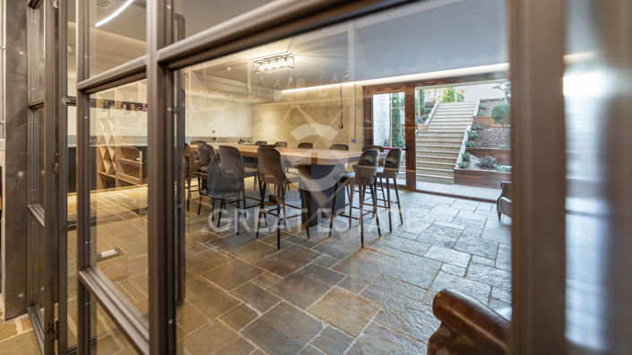 Image No.50-21 Bed Farmhouse for sale