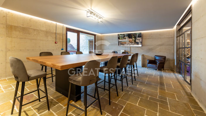 Image No.52-21 Bed Farmhouse for sale