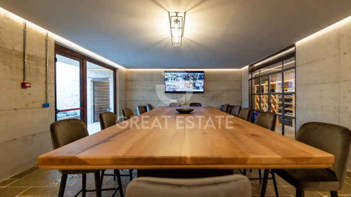 Image No.53-21 Bed Farmhouse for sale