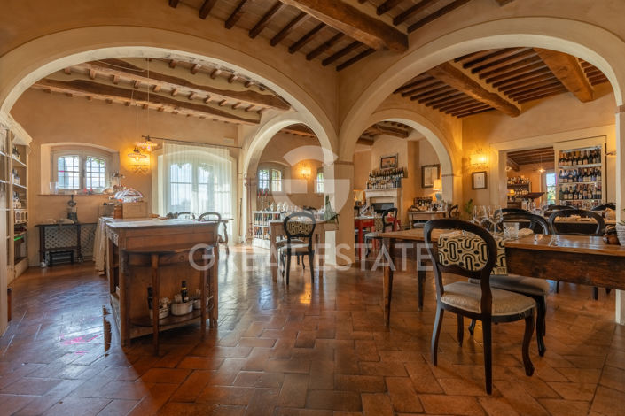 Image No.55-21 Bed Farmhouse for sale