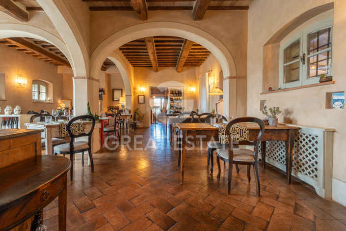 Image No.58-21 Bed Farmhouse for sale