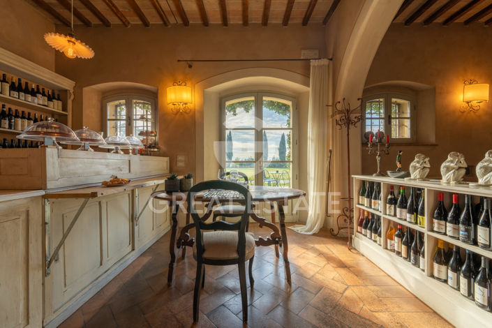 Image No.59-21 Bed Farmhouse for sale