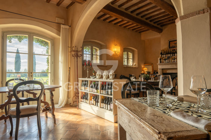 Image No.60-21 Bed Farmhouse for sale