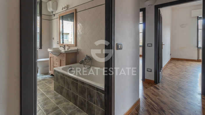 Image No.13-3 Bed Property for sale