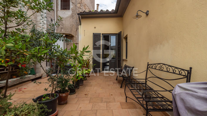 Image No.9-3 Bed Property for sale