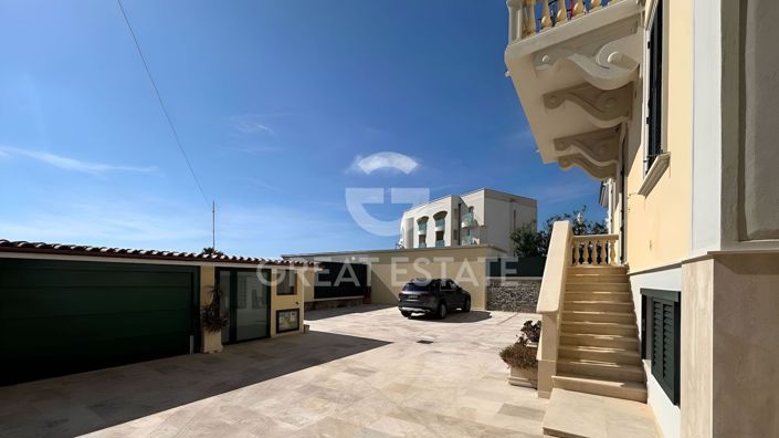 Image No.13-14 Bed Villa for sale