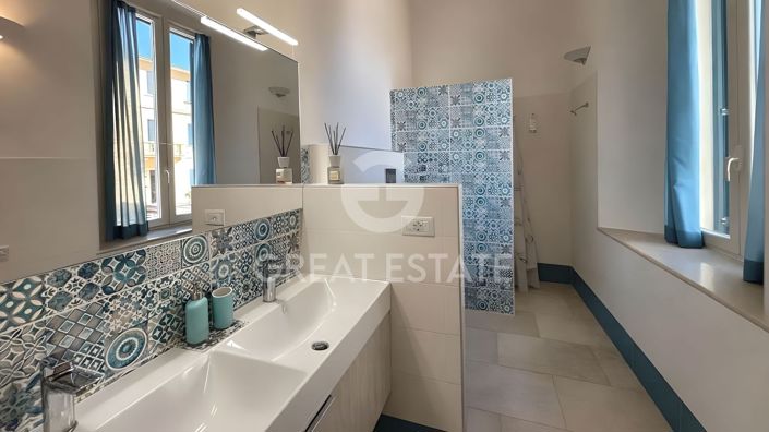 Image No.17-14 Bed Villa for sale