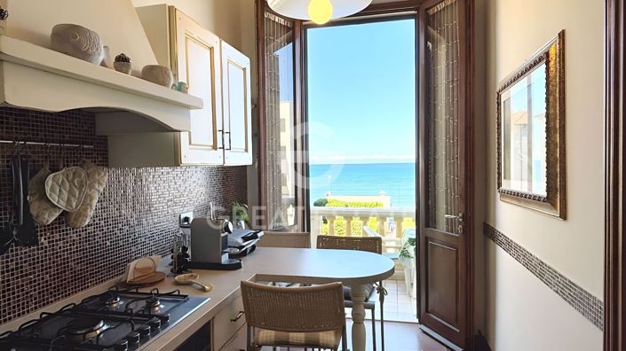 Image No.19-14 Bed Villa for sale