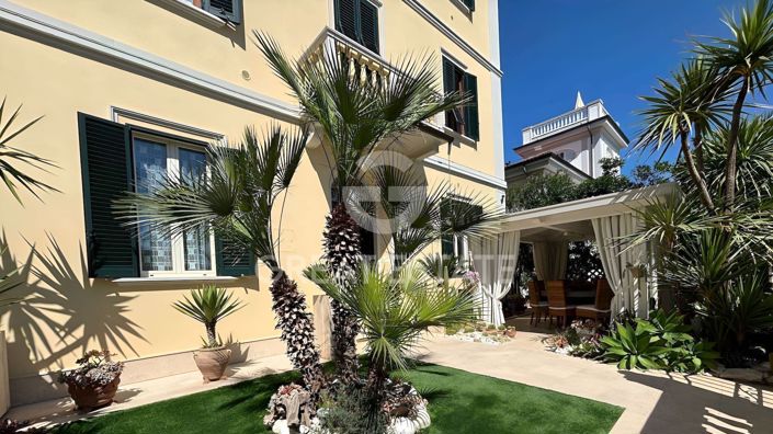 Image No.7-14 Bed Villa for sale