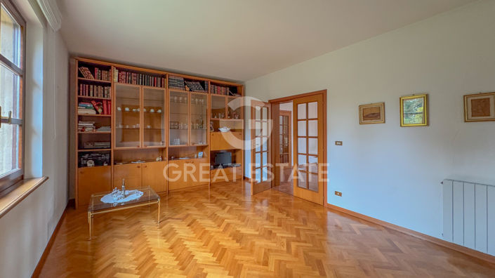 Image No.18-3 Bed Villa for sale