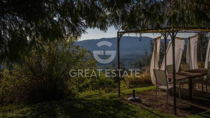 Image No.17-4 Bed Country House for sale