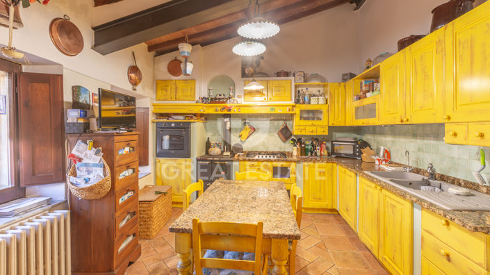 Image No.18-3 Bed Property for sale