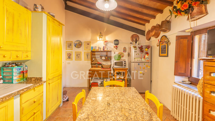 Image No.19-3 Bed Property for sale