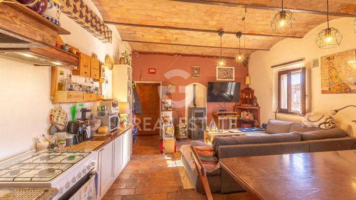 Image No.28-3 Bed Property for sale