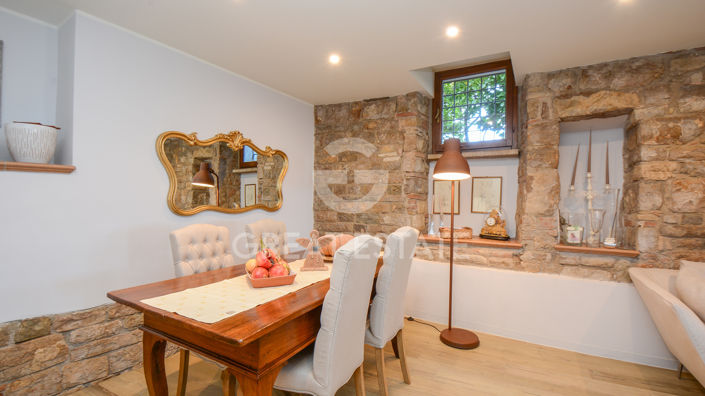 Image No.17-4 Bed Property for sale