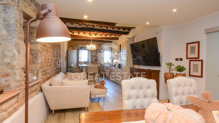 Image No.18-4 Bed Property for sale