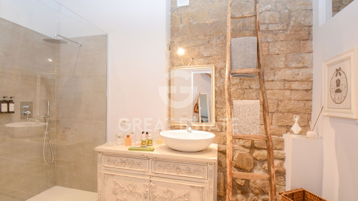 Image No.30-4 Bed Property for sale