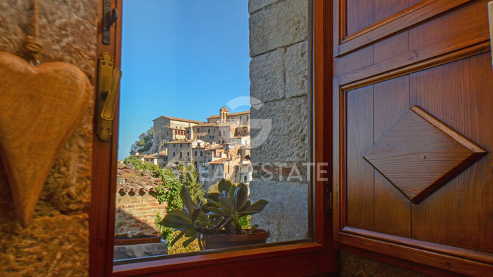 Image No.40-4 Bed Property for sale