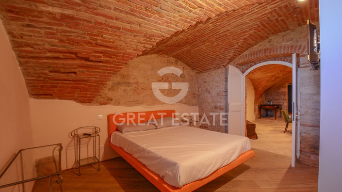 Image No.11-3 Bed Property for sale