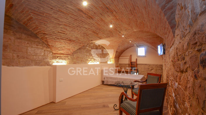 Image No.24-3 Bed Property for sale