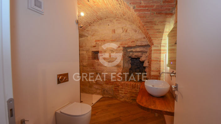 Image No.26-3 Bed Property for sale