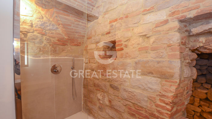 Image No.28-3 Bed Property for sale