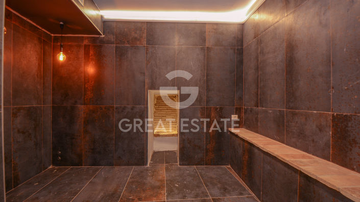 Image No.37-3 Bed Property for sale